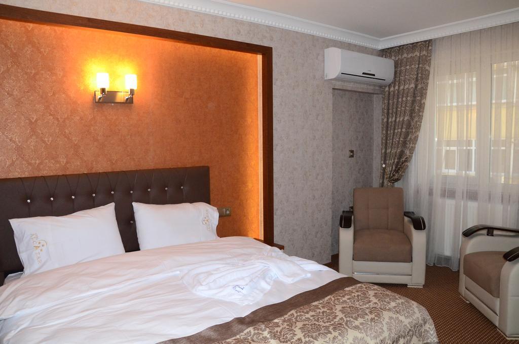 Hotel Alcazar Karamamaras Quarto foto