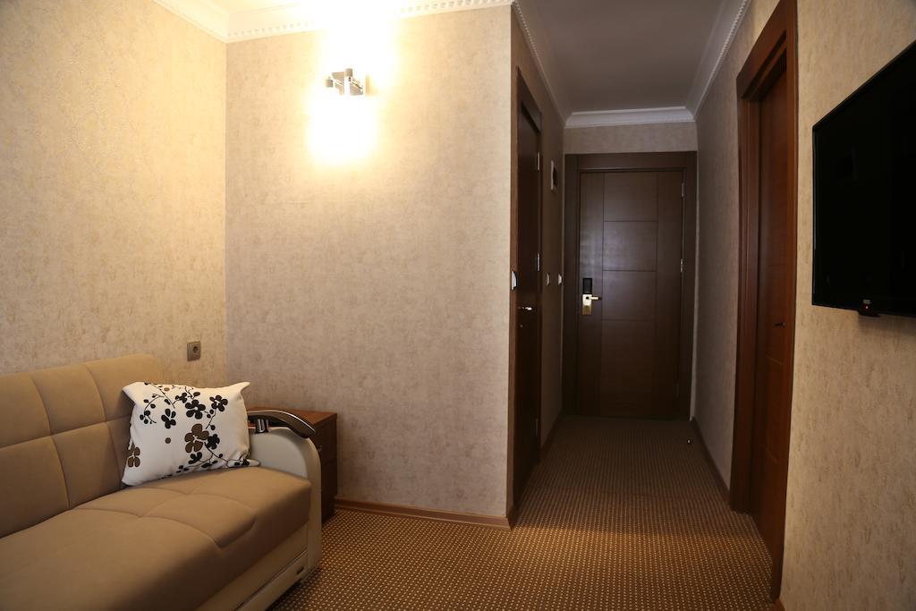 Hotel Alcazar Karamamaras Quarto foto
